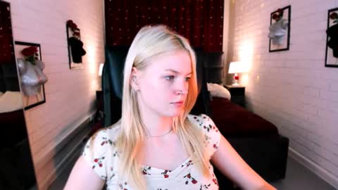 Snapshot of graceglamour chatting on September 15, 5:42 am Grace Glamour online show from September 15, 5:42 am