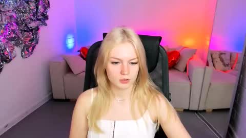 Snapshot of graceglamour chatting on October 3, 5:38 am Grace Glamour online show from October 3, 5:38 am