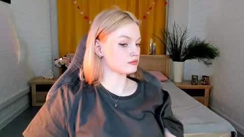 Snapshot of graceglamour chatting on March 4, 8:13 am Grace Glamour online show from March 4, 8:13 am