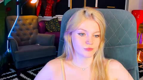 Snapshot of graceglamour chatting on February 5, 11:23 am Grace Glamour online show from February 5, 11:23 am
