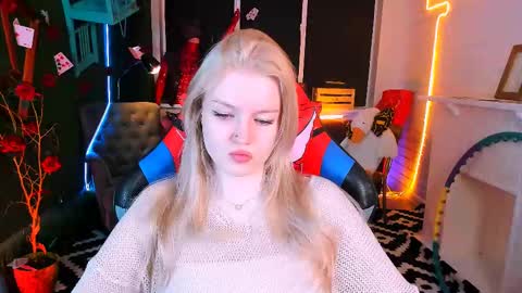 Snapshot of graceglamour chatting on February 13, 5:26 am Grace Glamour online show from February 13, 5:26 am