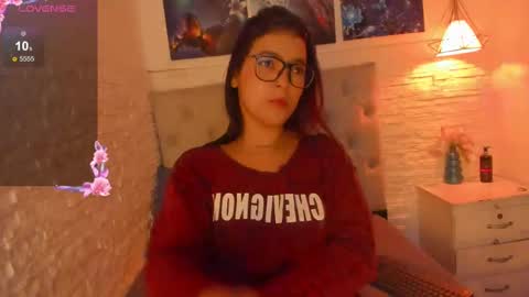 Snapshot of graceymilf999 chatting on February 18, 11:44 am Gracey Milf online show from February 18, 11:44 am