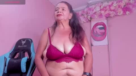 Snapshot of grandmother_milf chatting on September 30, 11:37 pm Mi Name is violeta online show from September 30, 11:37 pm