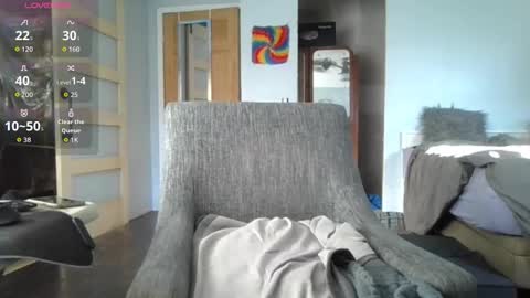 Snapshot of graylonewolf chatting on October 13, 8:55 pm Gray lone wolf online show from October 13, 8:55 pm