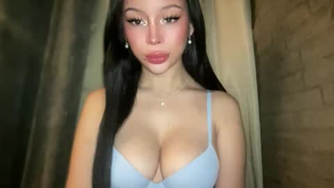 Marie Pelie online show from December 19, 8:37 pm