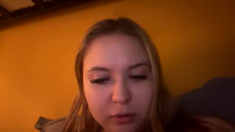 Snapshot of green_eyes_twinkl chatting on January 1, 2:09 am Lina 3 online show from January 1, 2:09 am