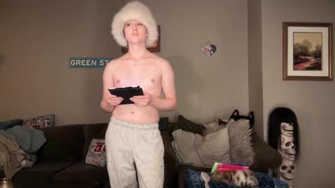 Snapshot of greenxxxqueen chatting on December 30, 2:53 am SexQueen Nikki online show from December 30, 2:53 am