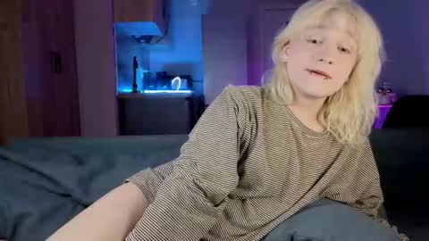 Snapshot of gregory_byyrd chatting on September 14, 9:38 pm Greg-independent model online show from September 14, 9:38 pm