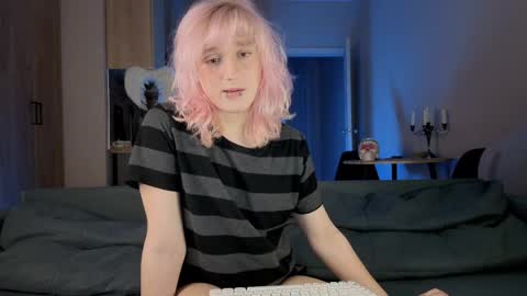 Greg-independent model online show from March 28, 8:21 pm