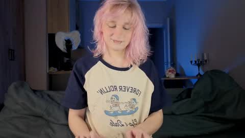 Greg-independent model online show from April 8, 9:29 pm