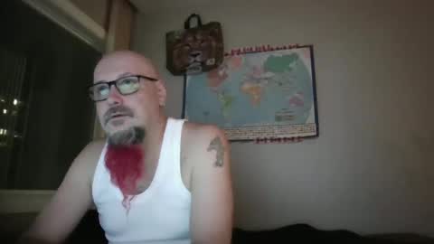 Snapshot of gregrev chatting on January 8, 1:21 am gregrev online show from January 8, 1:21 am