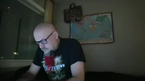 Snapshot of gregrev chatting on January 2, 1:17 am gregrev online show from January 2, 1:17 am
