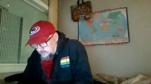 Snapshot of gregrev chatting on December 18, 3:47 am gregrev online show from December 18, 3:47 am