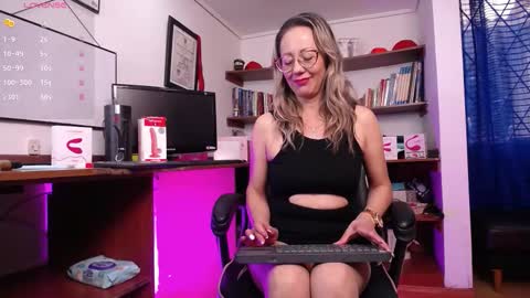 greta_voss online show from November 24, 7:34 pm