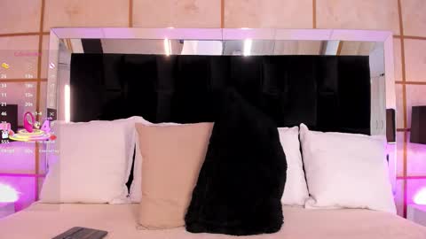 Greta Velvet  online show from November 14, 8:55 pm