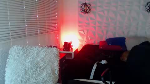 Gretta n dannie online show from January 18, 7:49 am