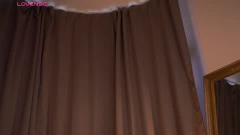 Gwen online show from April 12, 1:26 pm