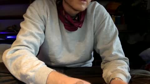 gruendamien online show from January 9, 2:40 pm