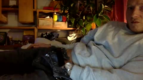 gruendamien online show from January 10, 3:37 pm