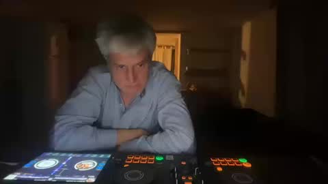 guardiannif_ online show from March 11, 7:28 pm