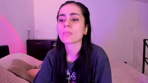Snapshot of guccipussy1 chatting on March 7, 9:17 pm Elena online show from March 7, 9:17 pm