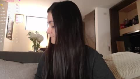 Snapshot of guccipussy1 chatting on September 23, 8:15 pm Elena online show from September 23, 8:15 pm