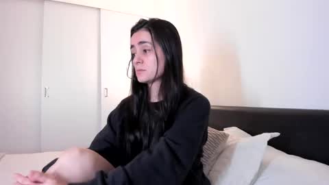 Snapshot of guccipussy1 chatting on January 23, 12:35 am Elena online show from January 23, 12:35 am