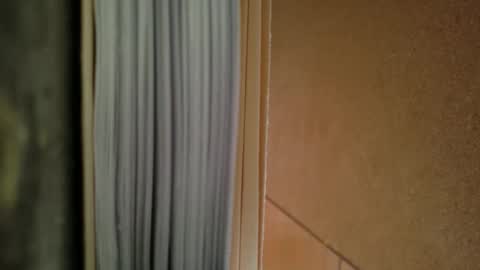 guest_3591 online show from April 15, 7:58 pm