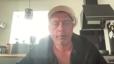 guil0 online show from September 15, 11:12 am