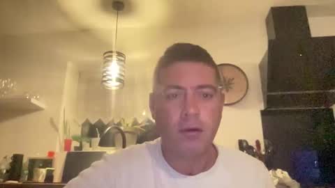 guil0 online show from October 7, 3:57 am