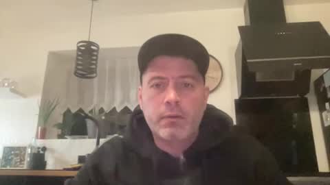 guil0 online show from February 1, 12:19 am