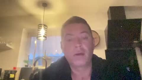 guil0 online show from September 18, 9:13 am