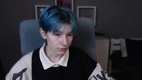 guitarandangell online show from October 18, 5:55 am