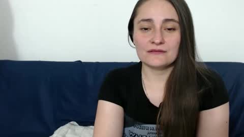 Vane blonde and Hazell black hair online show from November 10, 11:40 pm