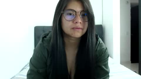 Vane blonde and Hazell black hair online show from February 4, 5:28 pm