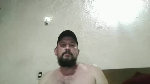 Snapshot of gustavo1350 chatting on October 24, 12:33 am gustavo1350 online show from October 24, 12:33 am