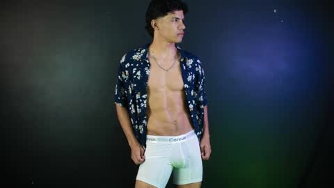 Snapshot of guts_x chatting on September 26, 1:46 am Guts online show from September 26, 1:46 am