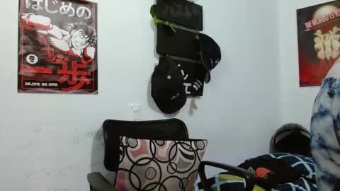 Snapshot of guts_x chatting on March 4, 8:16 pm Guts online show from March 4, 8:16 pm