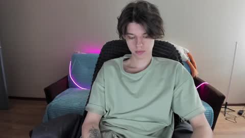 Snapshot of guy_liam1 chatting on January 11, 7:06 am guy_liam1 online show from January 11, 7:06 am