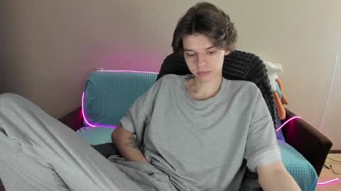 Snapshot of guy_liam1 chatting on February 2, 8:56 am guy_liam1 online show from February 2, 8:56 am
