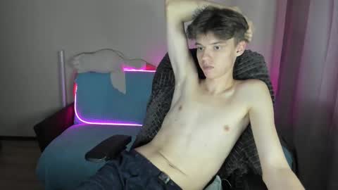 Snapshot of guy_liam1 chatting on October 10, 2:01 pm guy_liam1 online show from October 10, 2:01 pm