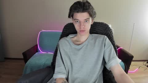 Snapshot of guy_liam1 chatting on December 30, 7:37 am guy_liam1 online show from December 30, 7:37 am