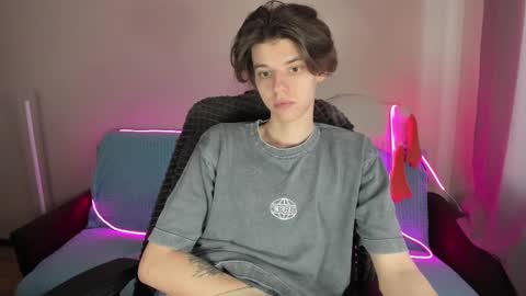 Snapshot of guy_liam1 chatting on February 16, 1:38 pm guy_liam1 online show from February 16, 1:38 pm