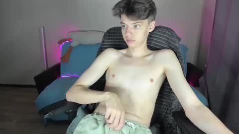 Snapshot of guy_liam1 chatting on September 28, 7:34 pm guy_liam1 online show from September 28, 7:34 pm