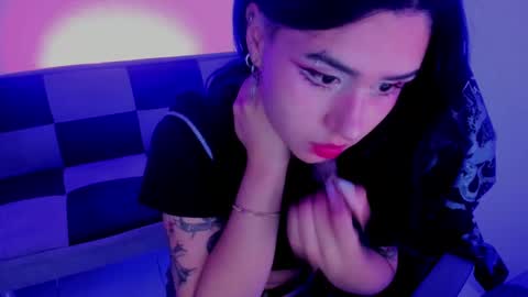 gwenhazel online show from September 15, 11:55 am