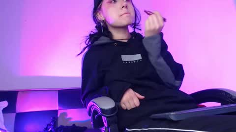 gwenhazel online show from November 20, 11:42 am