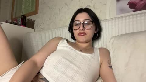 Snapshot of h3l9a_pataki chatting on October 22, 5:47 pm Helga online show from October 22, 5:47 pm