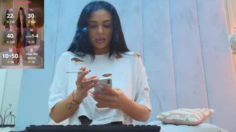 Snapshot of hailey_joy chatting on October 22, 6:27 am Hailey online show from October 22, 6:27 am