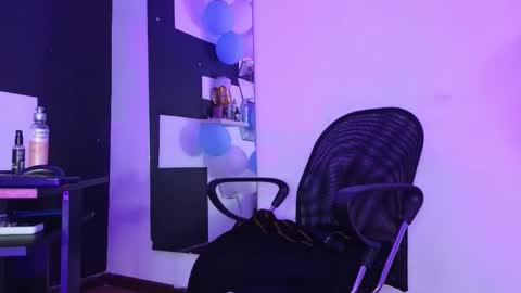 Snapshot of haileycat_ chatting on October 5, 3:26 am haileycat_ online show from October 5, 3:26 am