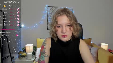 Snapshot of haileyfoxy chatting on September 28, 8:56 am Hailey online show from September 28, 8:56 am